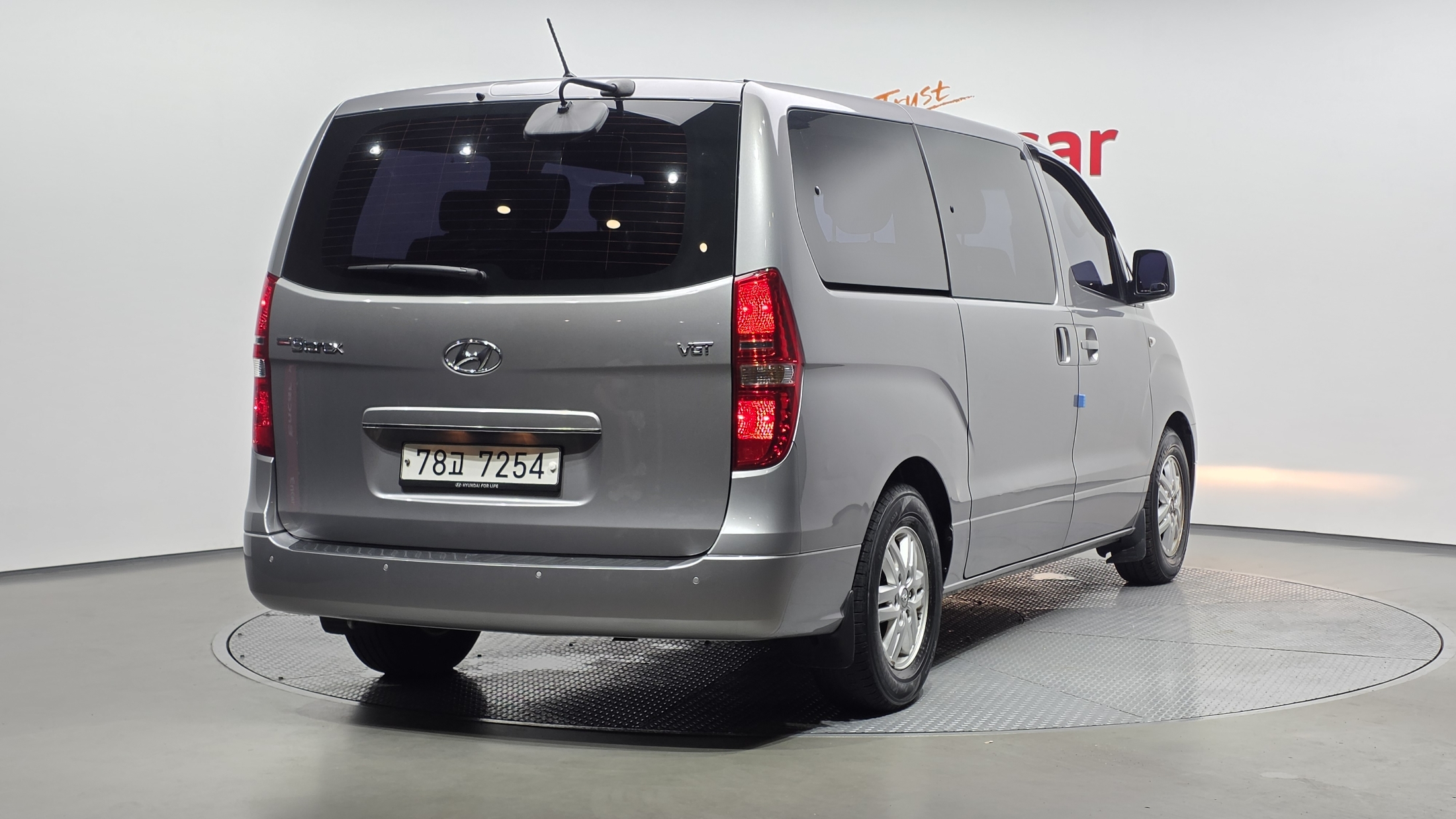 Mazda Bongo front view
