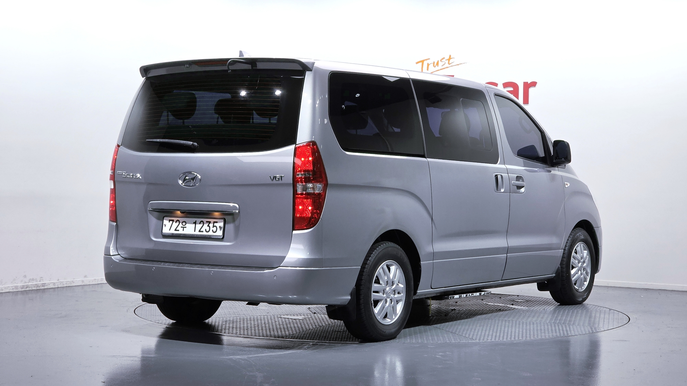 Mazda Bongo front view