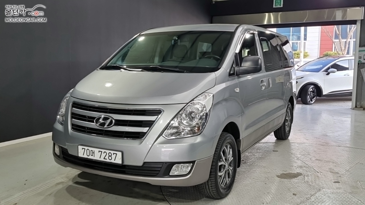 2011 Mazda Bongo Van