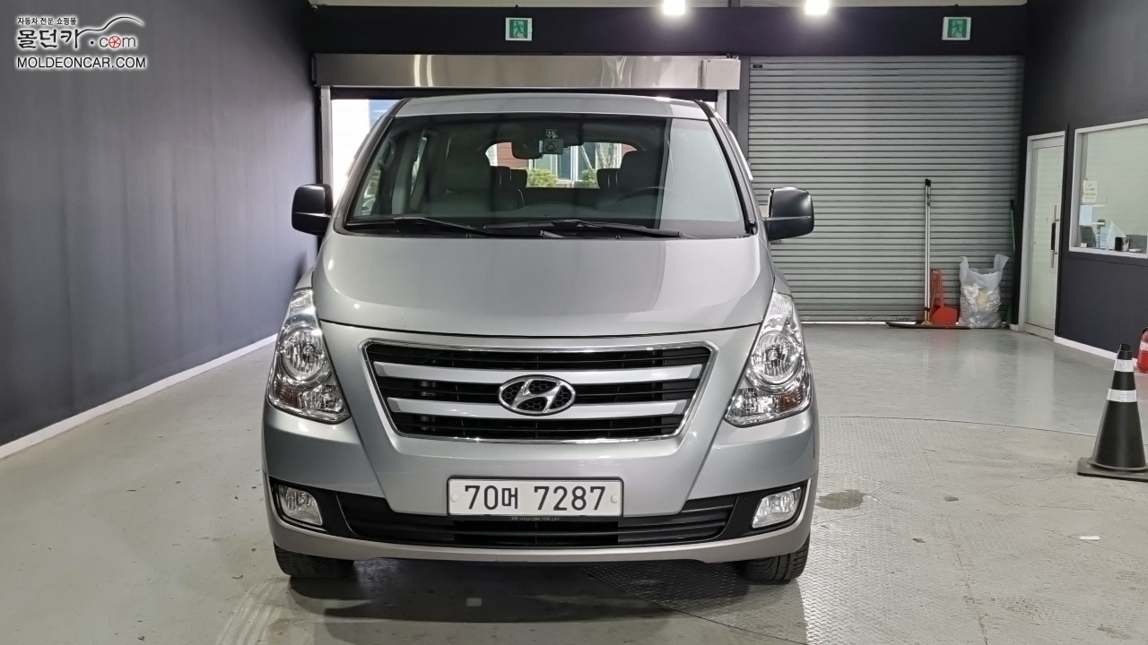 Mazda Bongo rear view