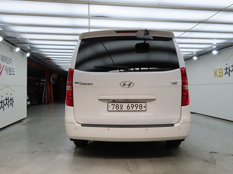 Mazda Bongo rear view