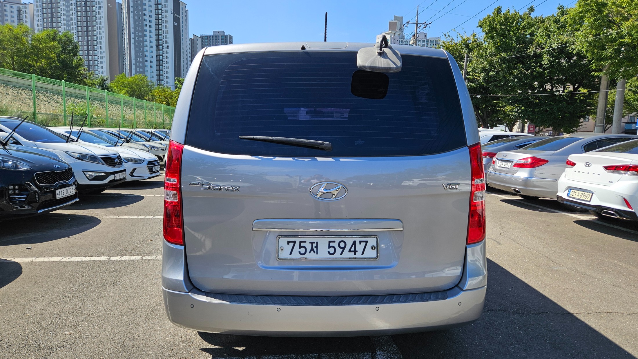 Mazda Bongo front view