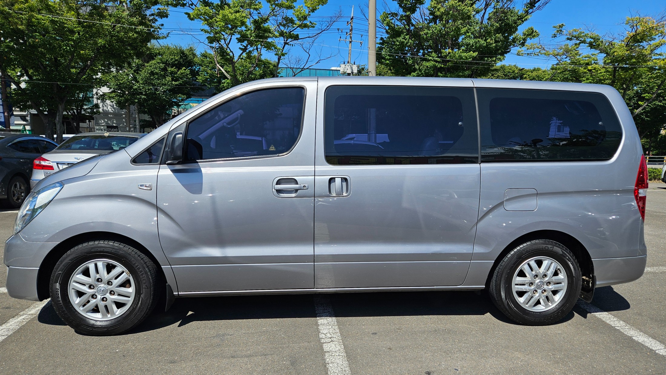 Mazda Bongo rear view
