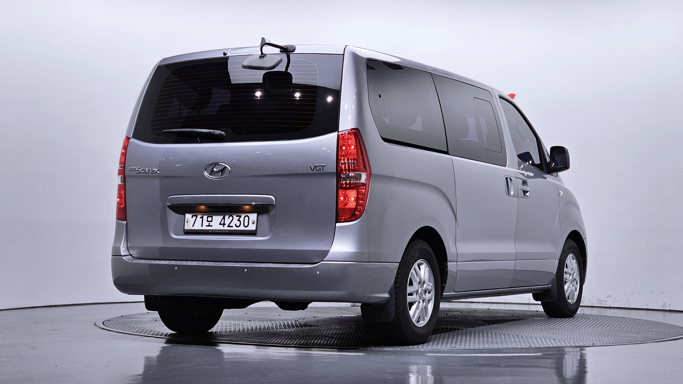 Mazda Bongo front view