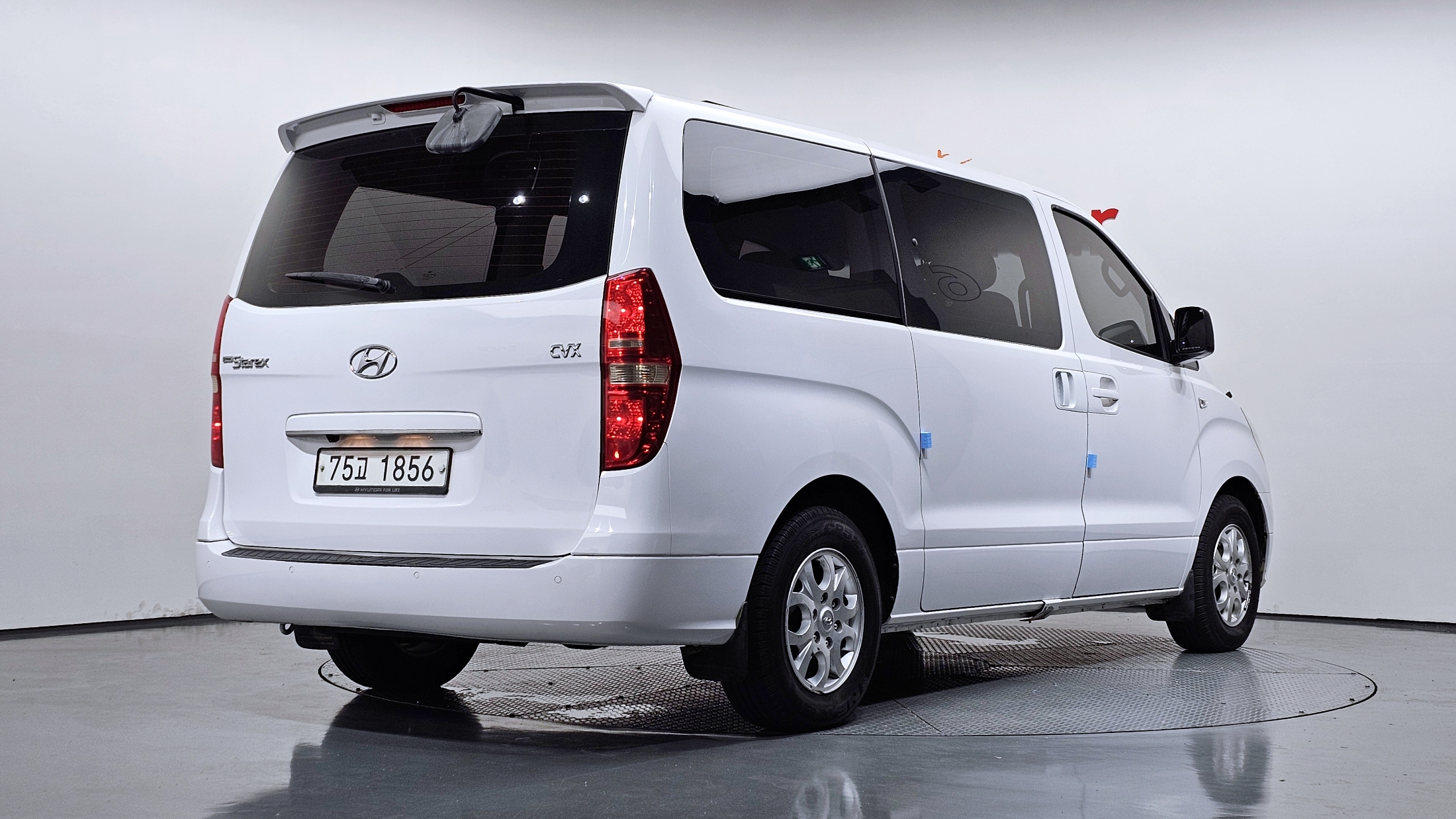 Mazda Bongo front view