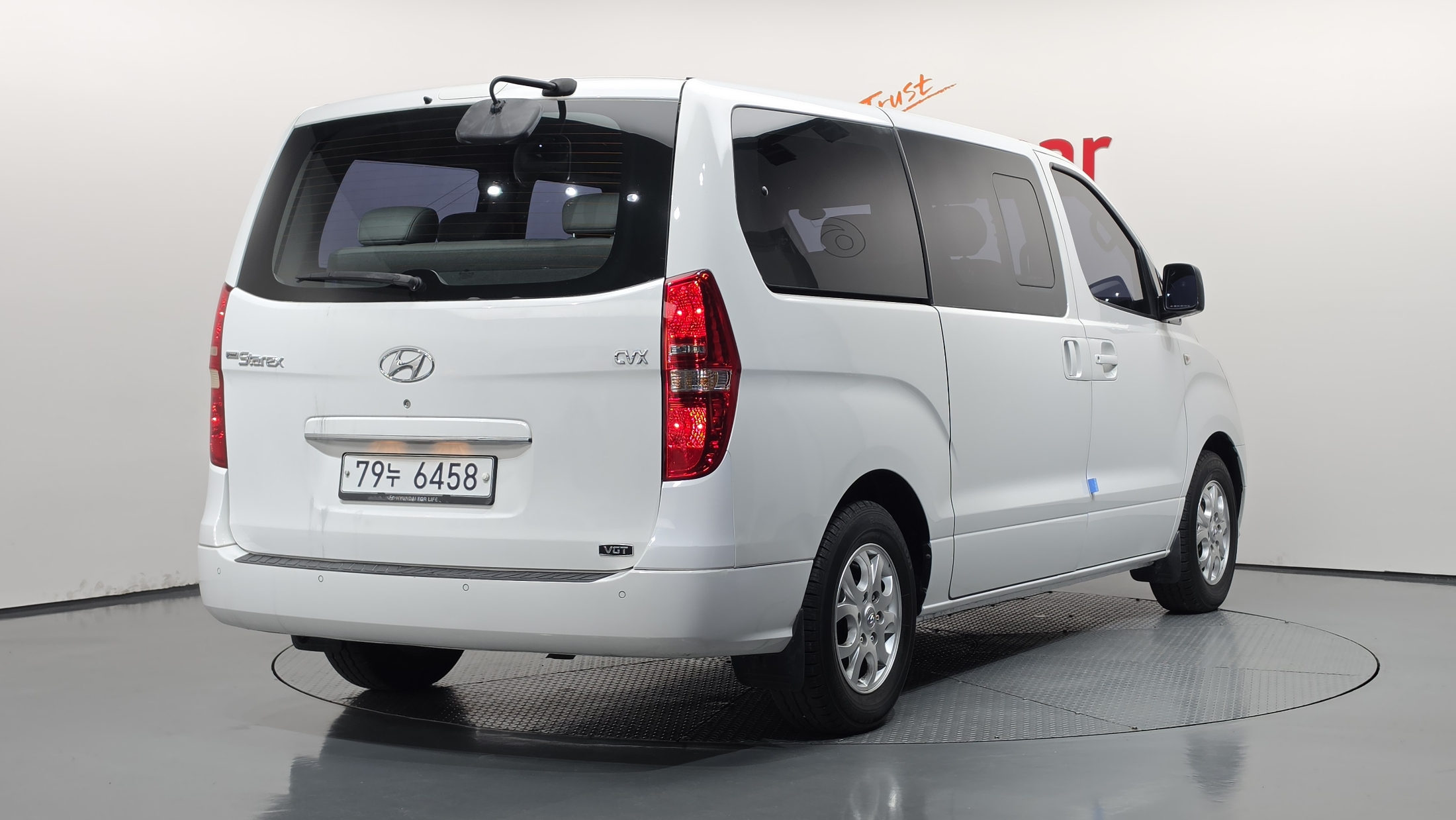 Mazda Bongo front view