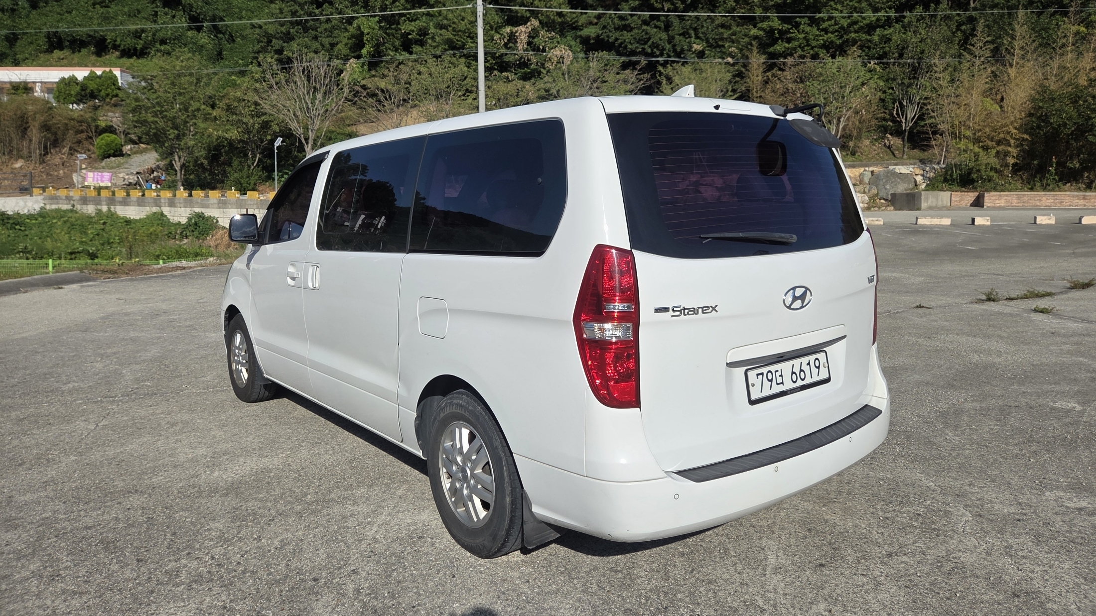 Mazda Bongo rear view