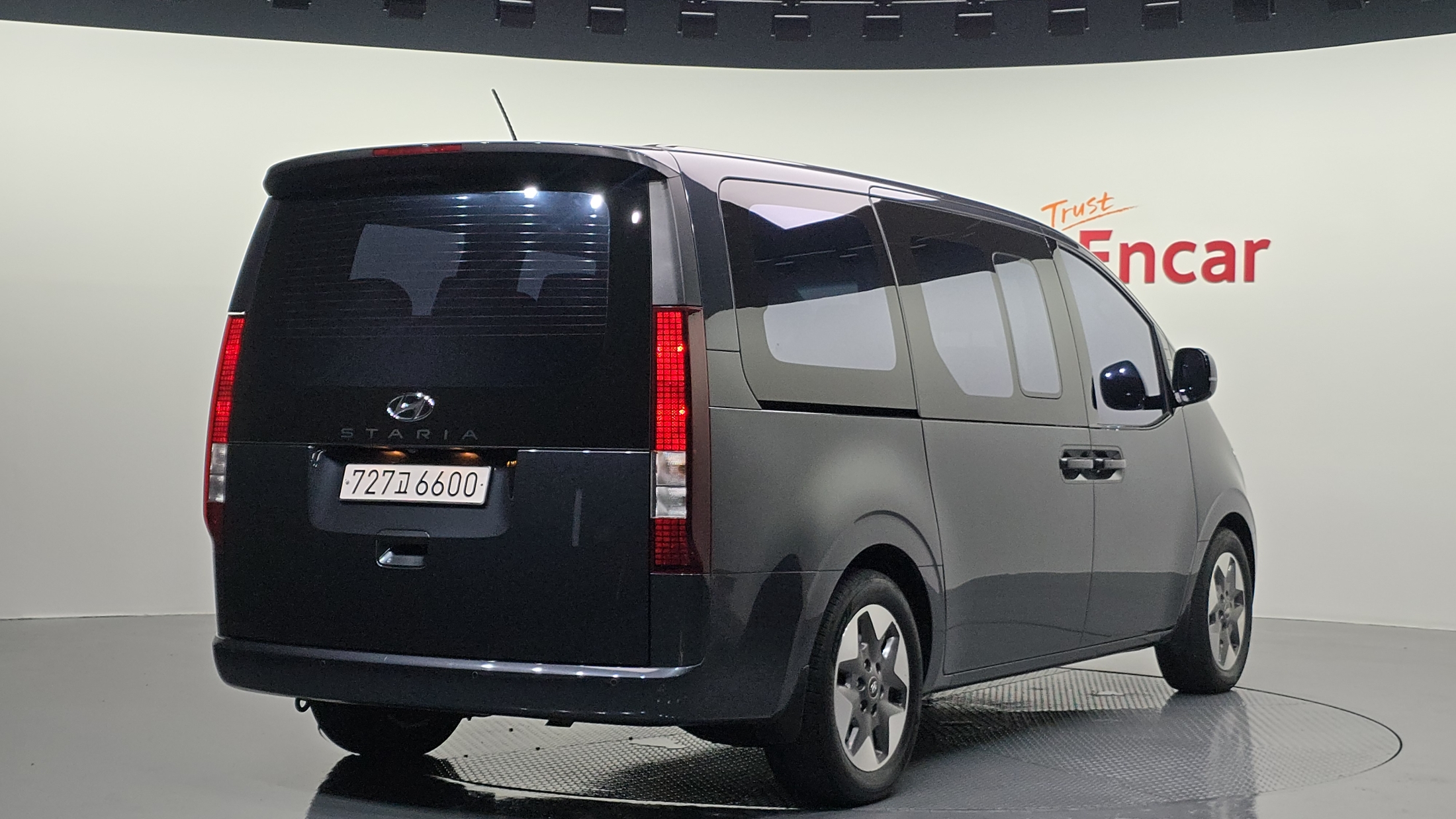 Mazda Bongo front view