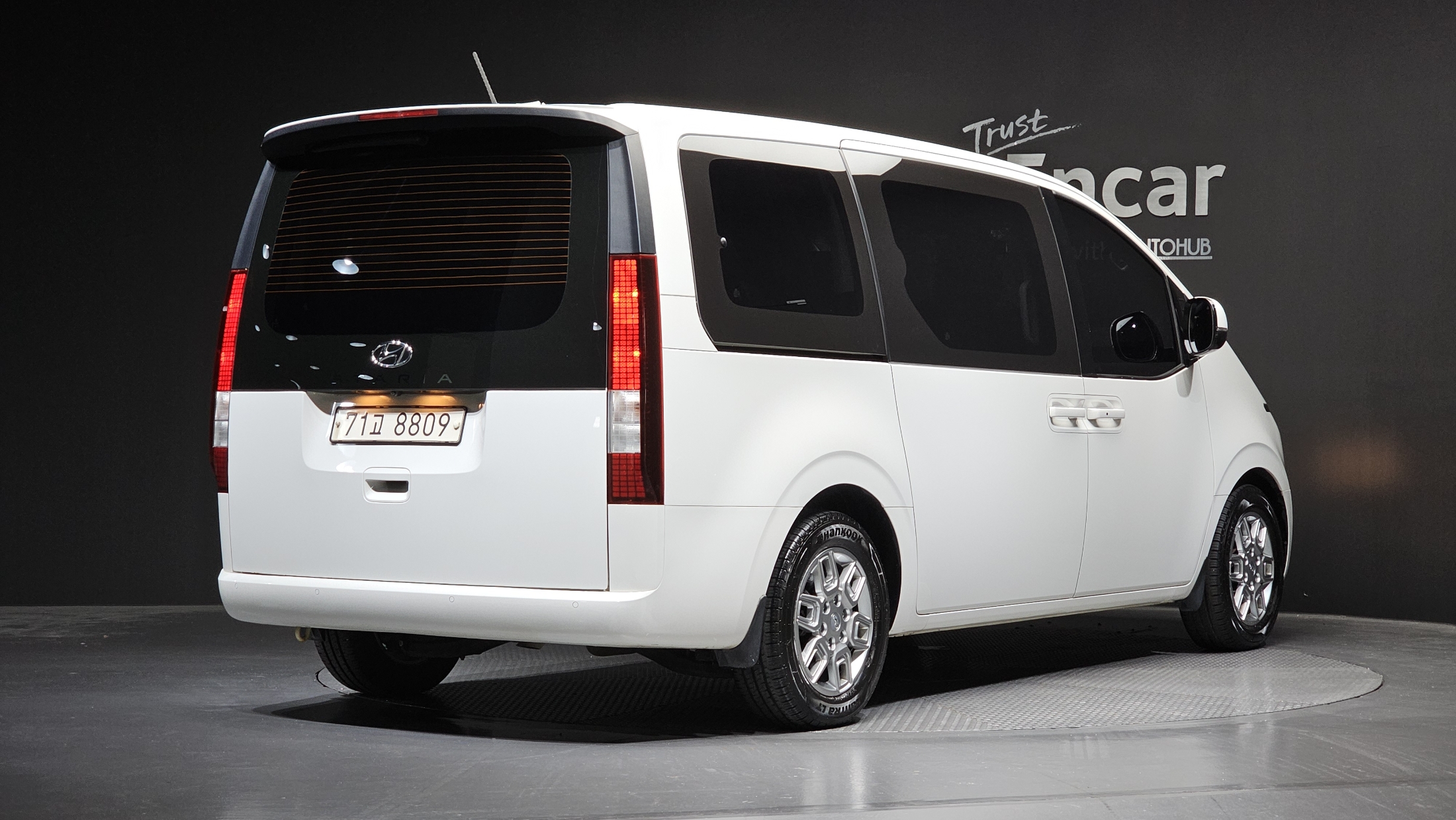 Mazda Bongo front view