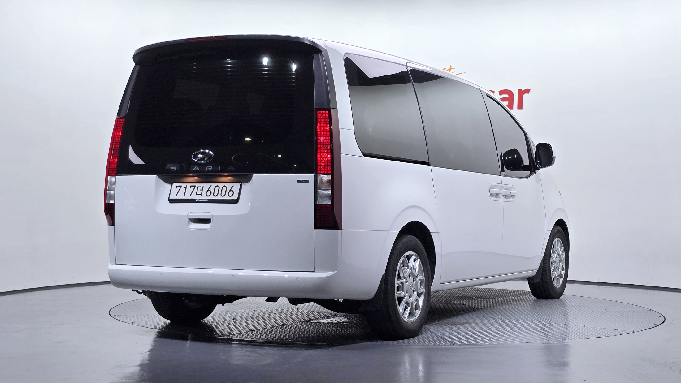 Mazda Bongo front view
