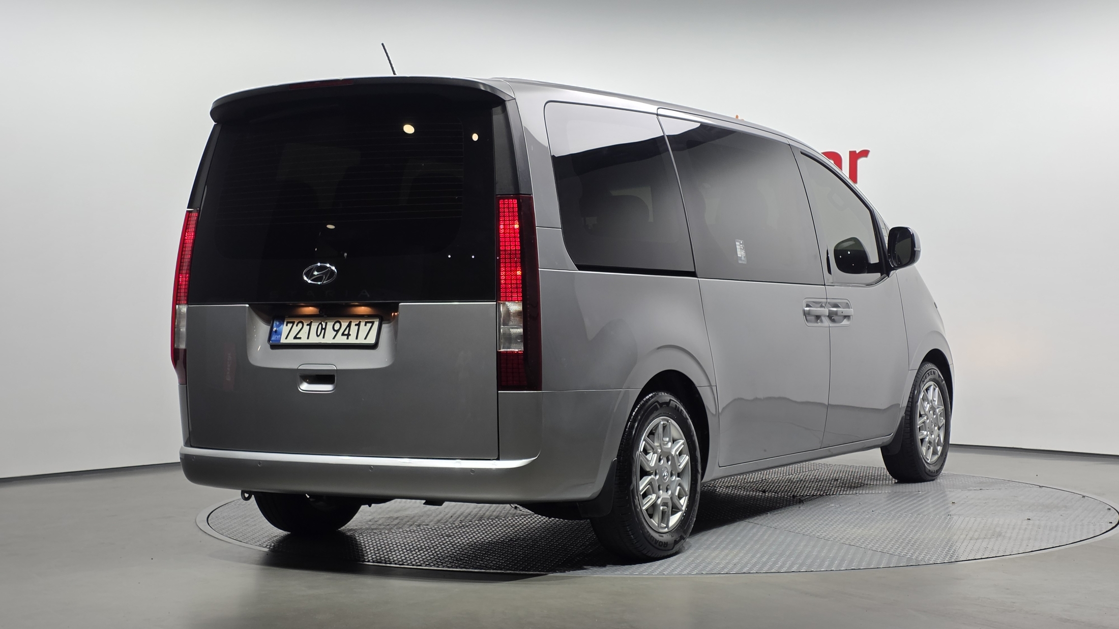Mazda Bongo front view