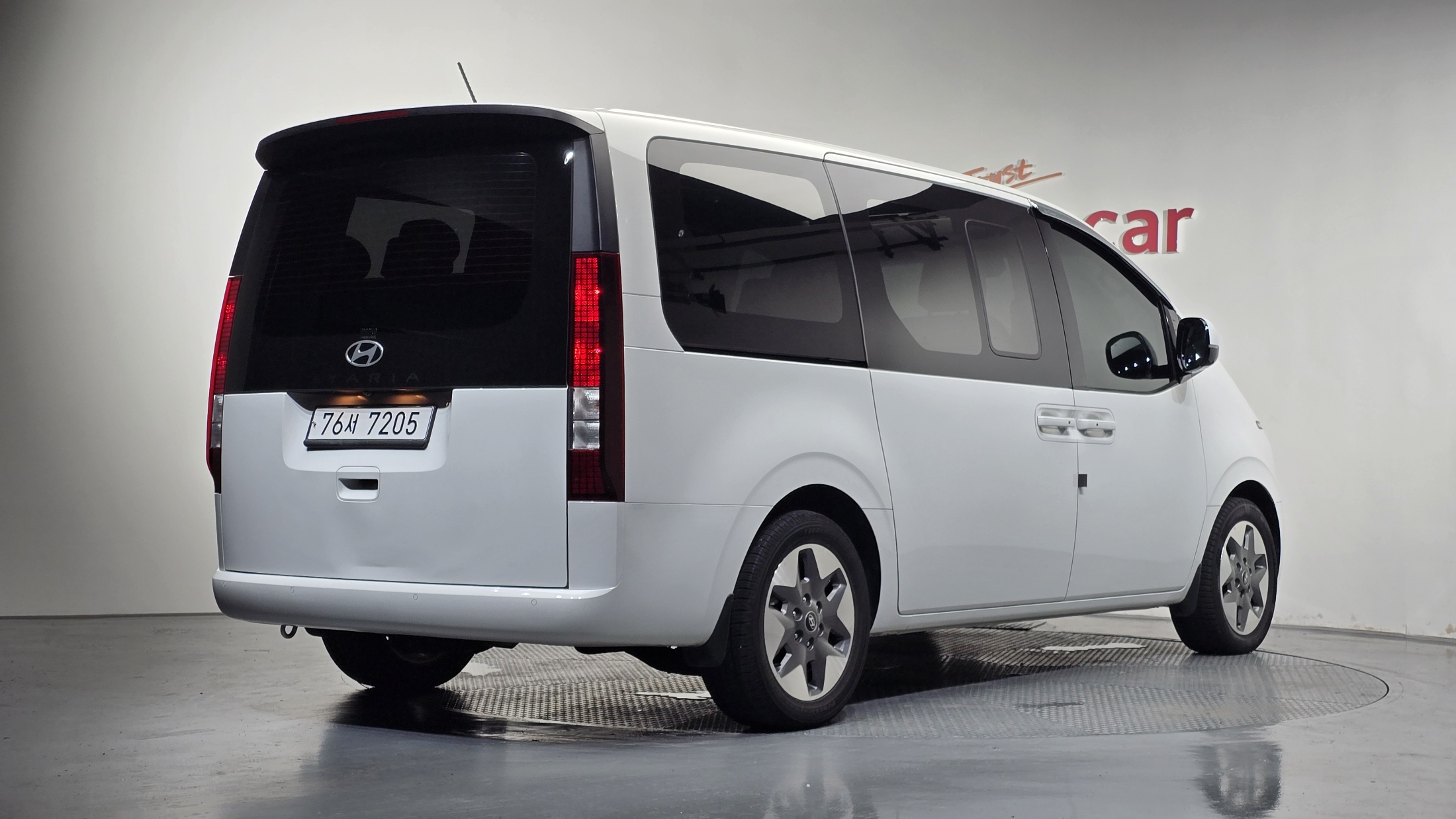 Mazda Bongo front view