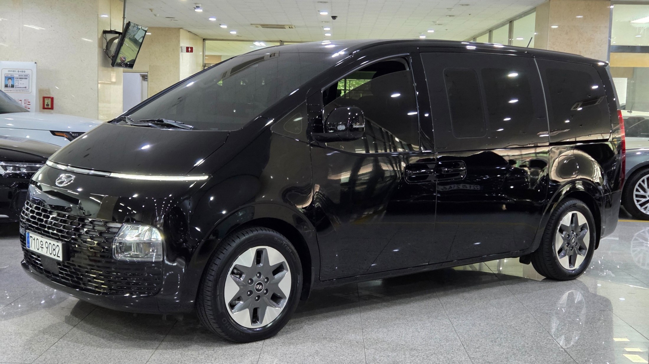 2011 Mazda Bongo Van