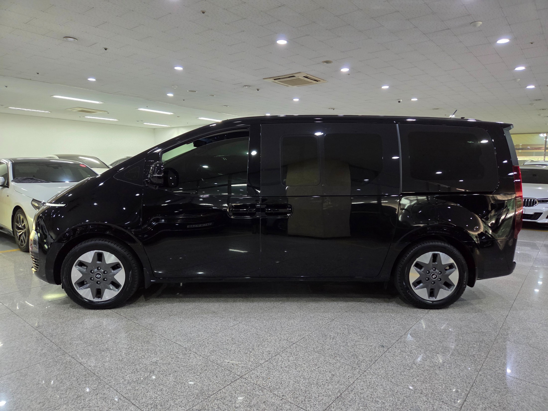 Mazda Bongo rear view