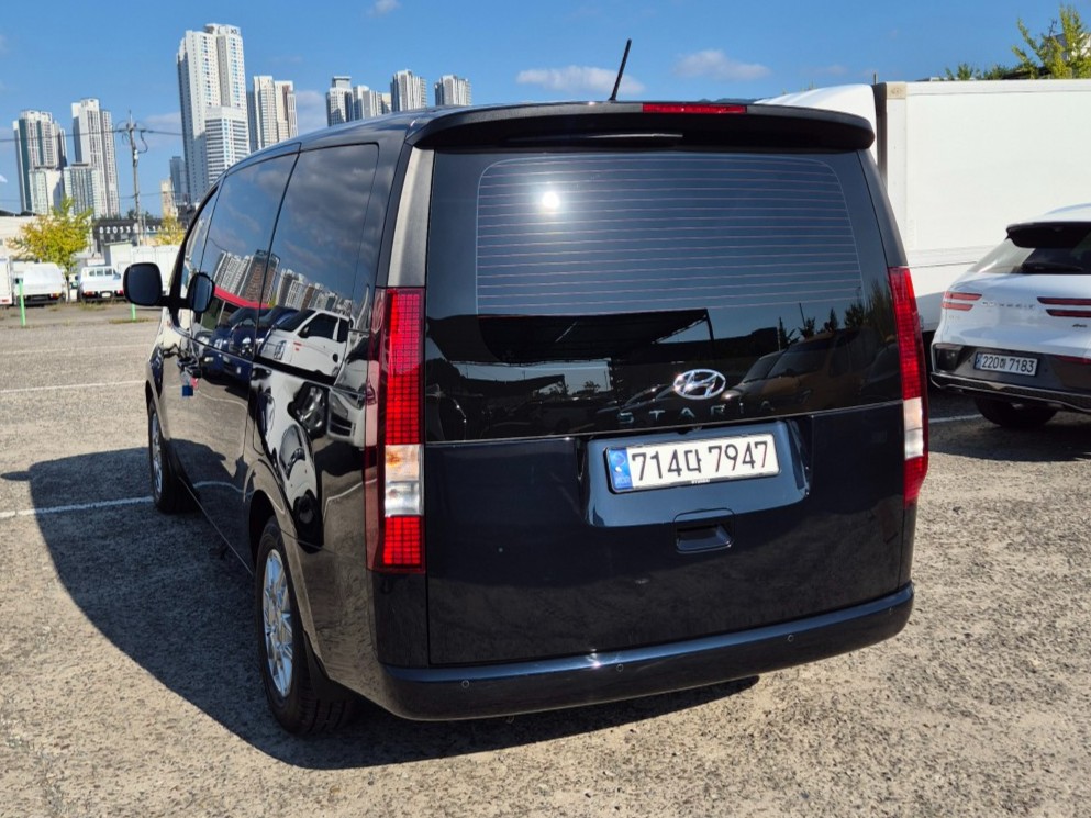 Mazda Bongo rear view