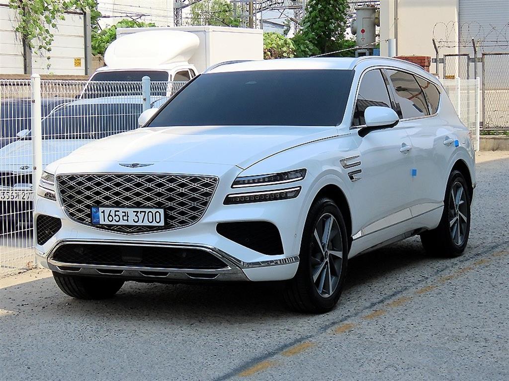 GENESIS GV80 photo 2