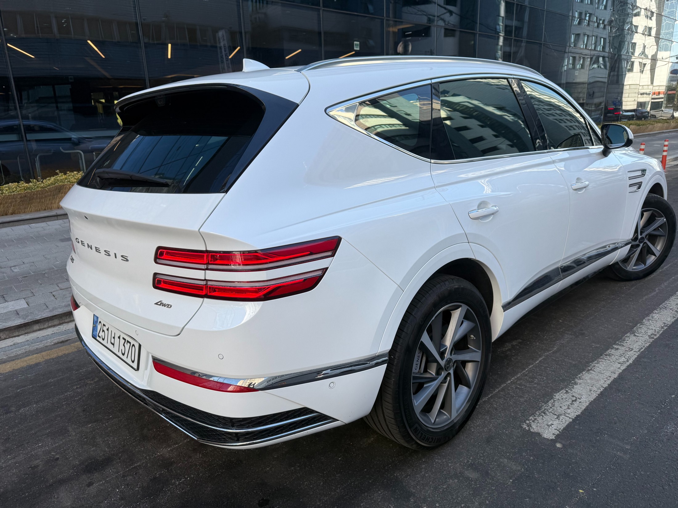 GENESIS GV80 photo 2