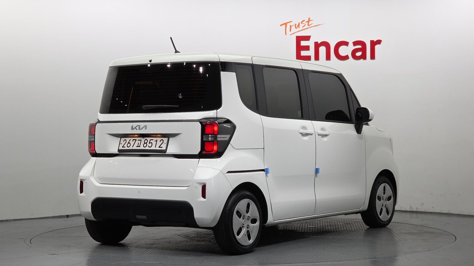 Mazda Bongo front view