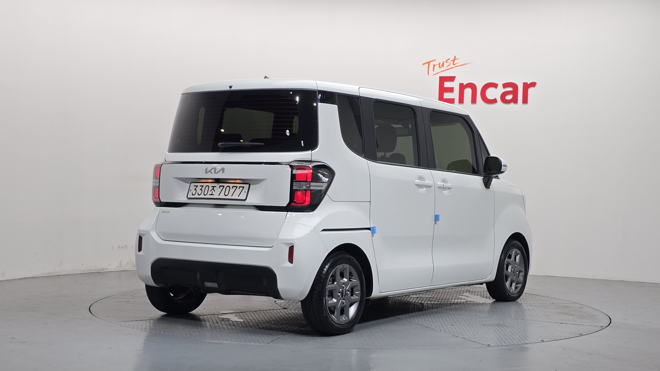Mazda Bongo front view
