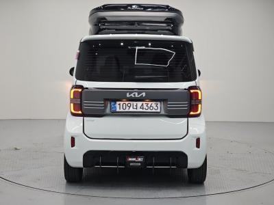 Mazda Bongo front view