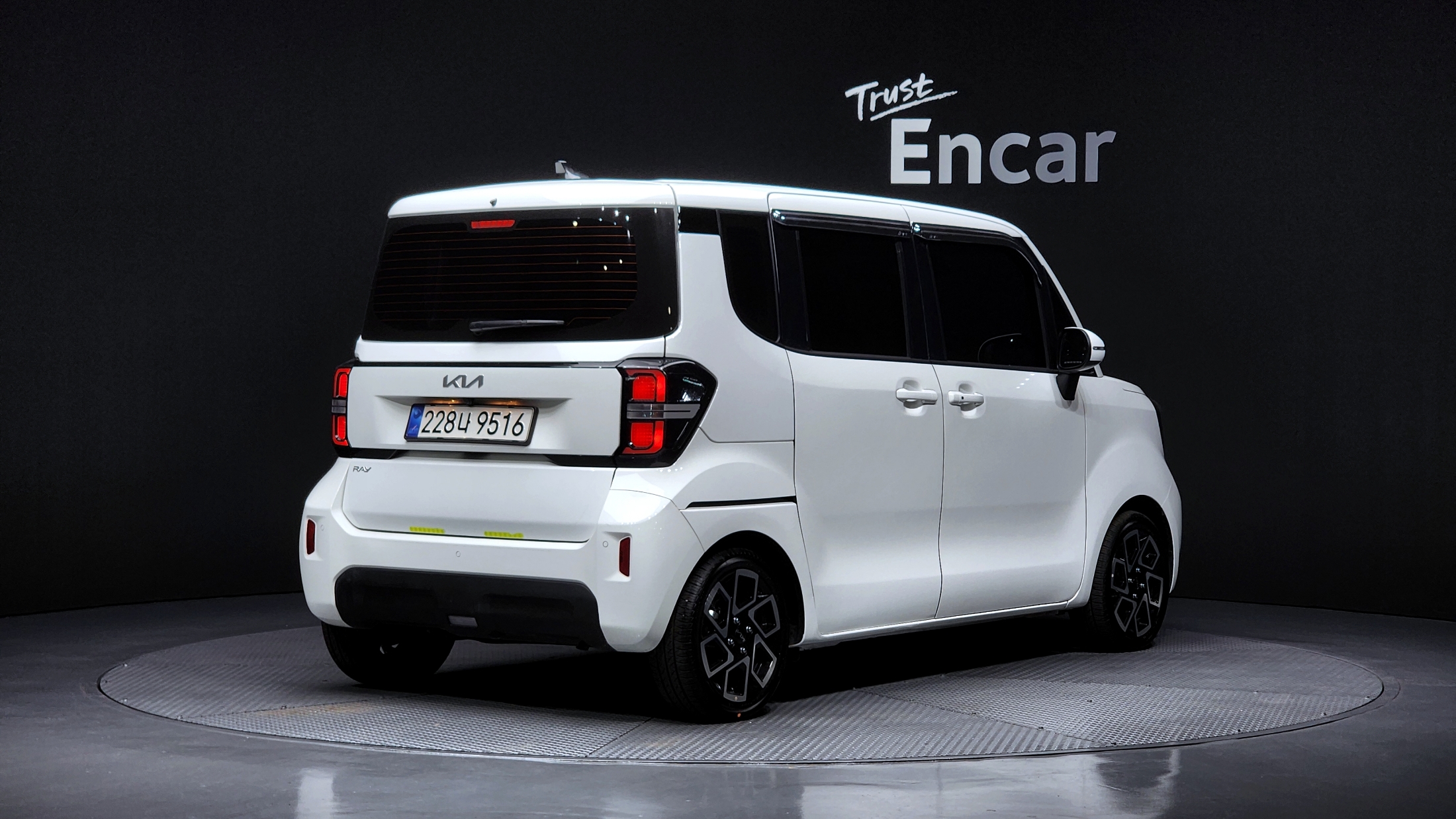 Mazda Bongo front view
