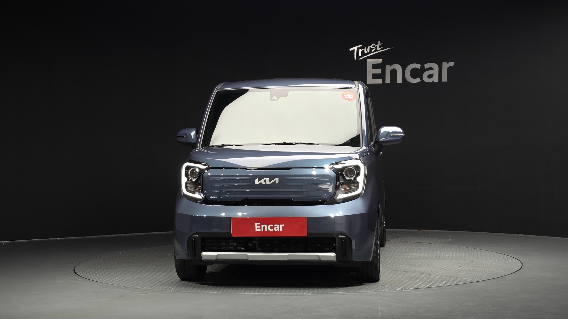 Mazda Bongo rear view