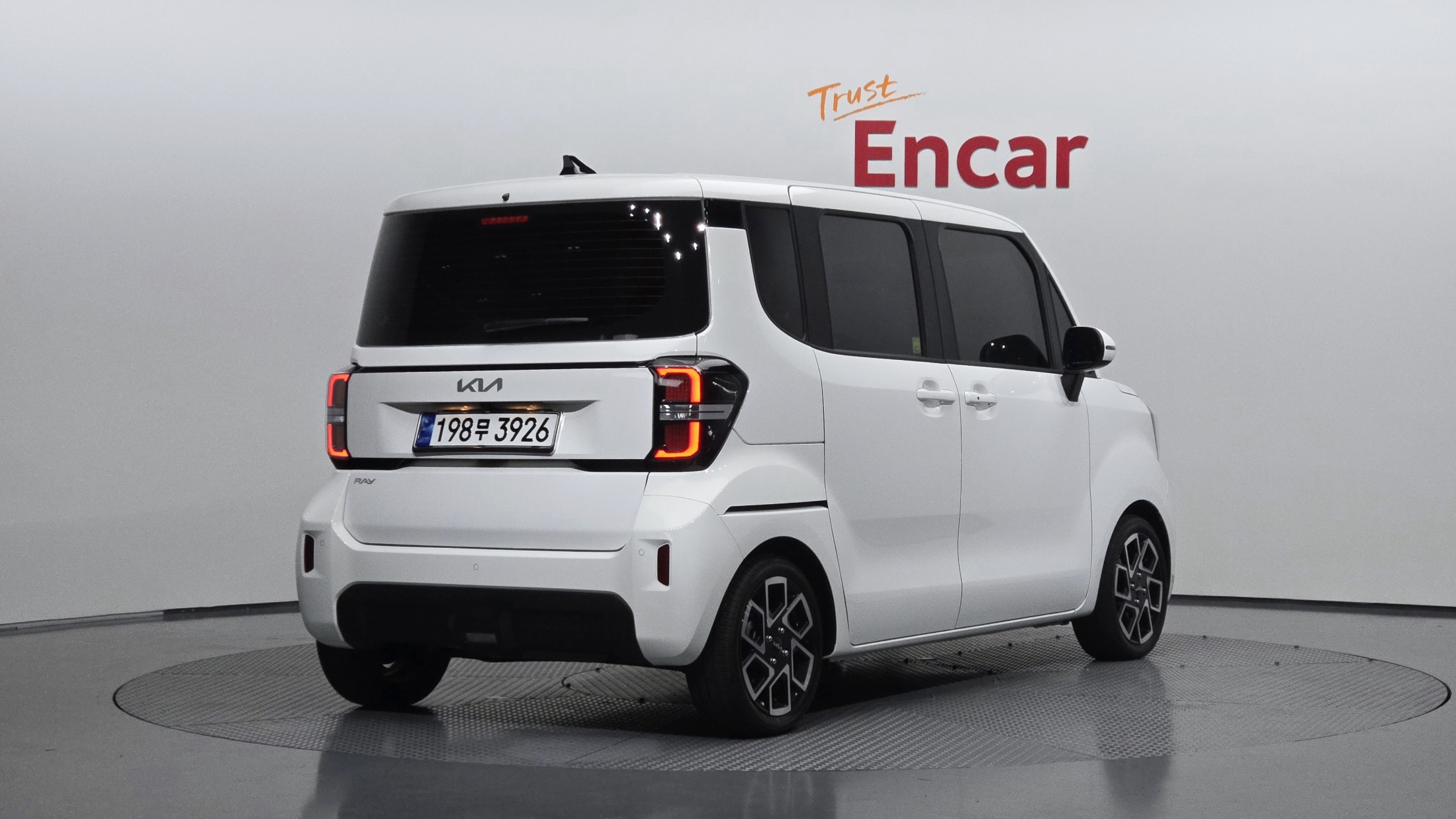 Mazda Bongo front view