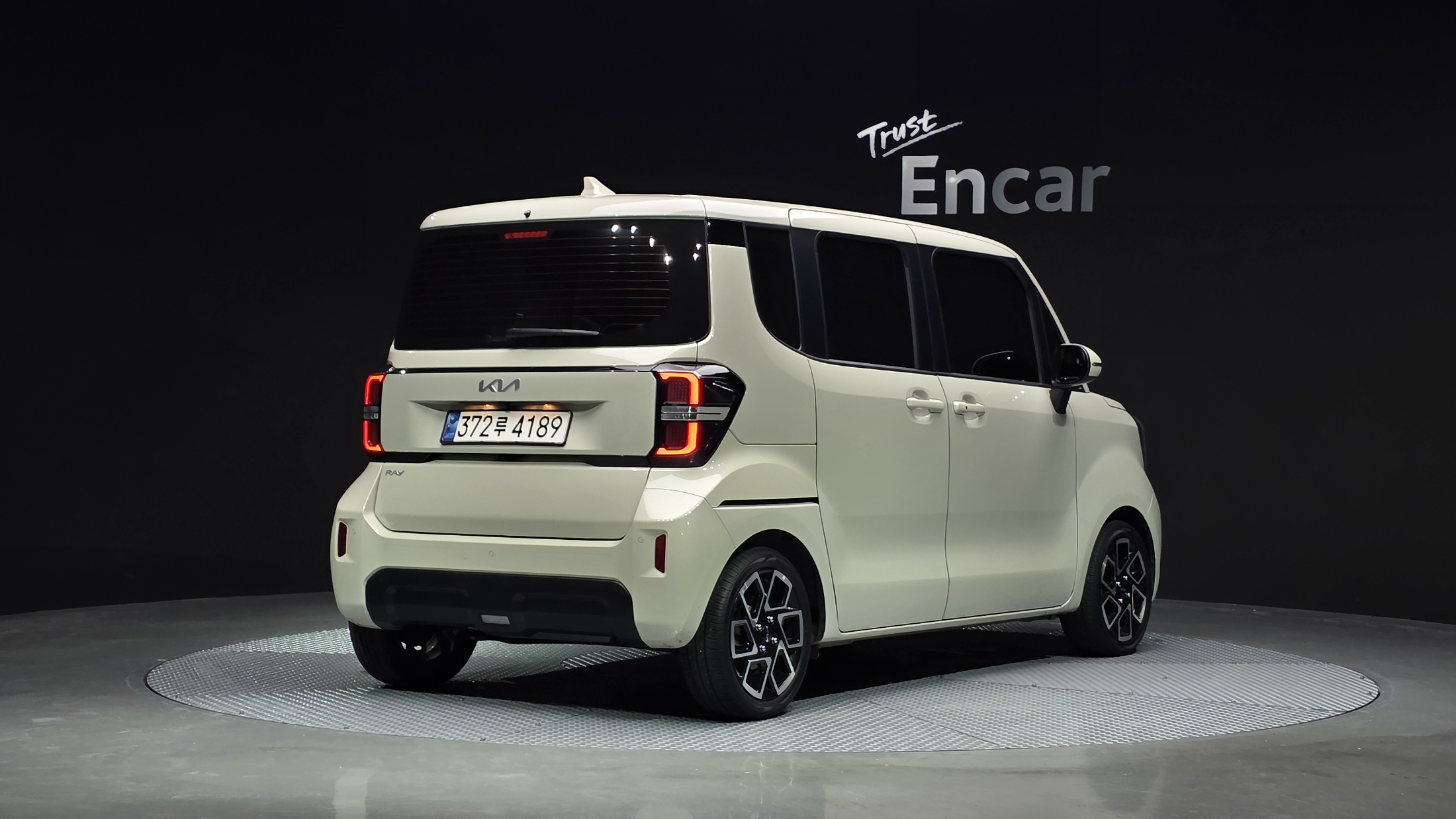 Mazda Bongo front view