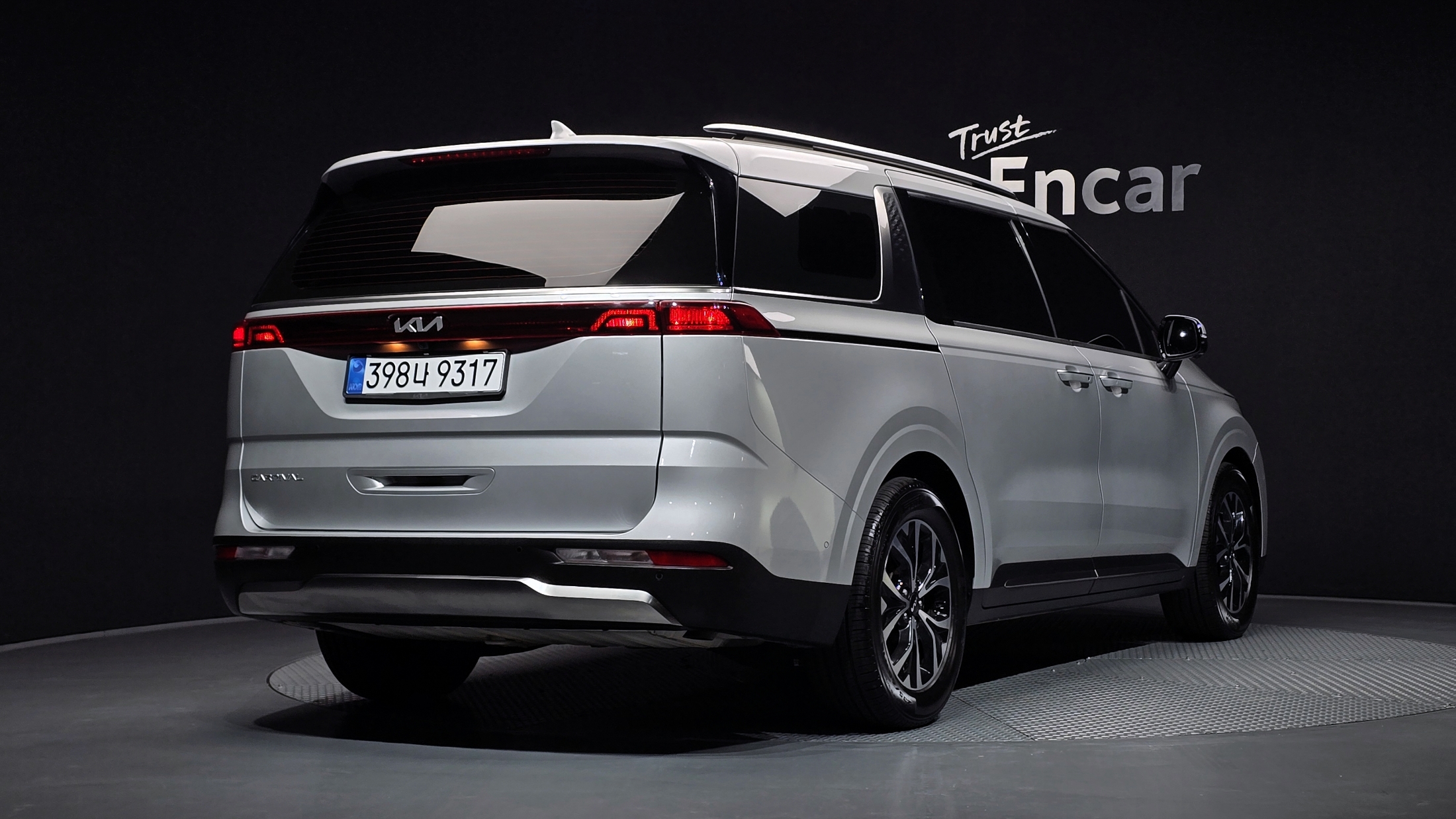KIA CARNIVAL photo 2