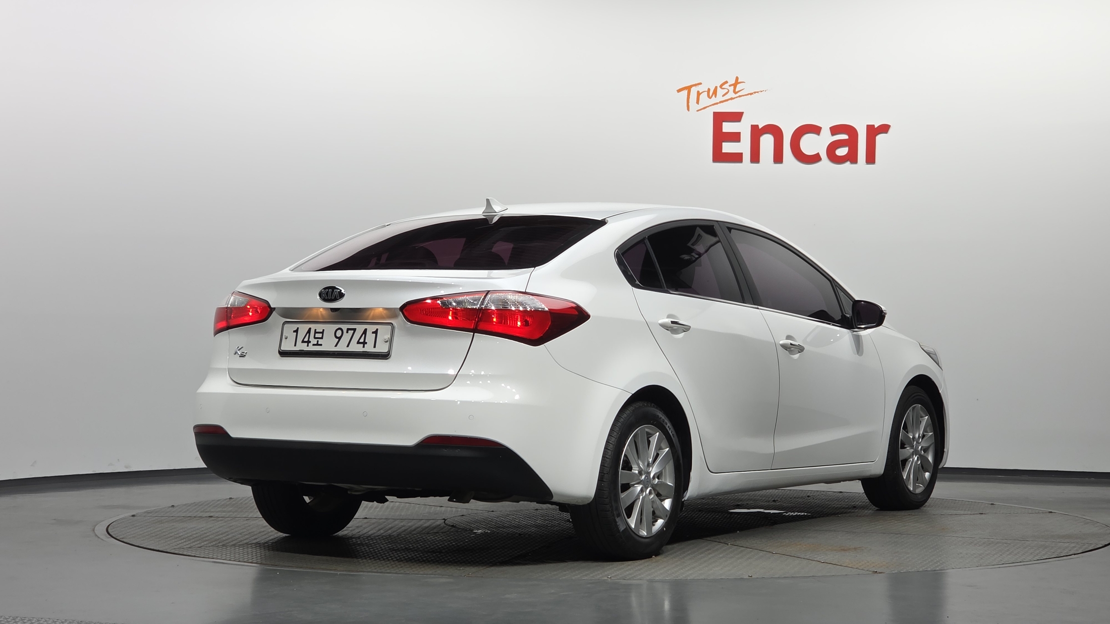 Mazda Bongo front view
