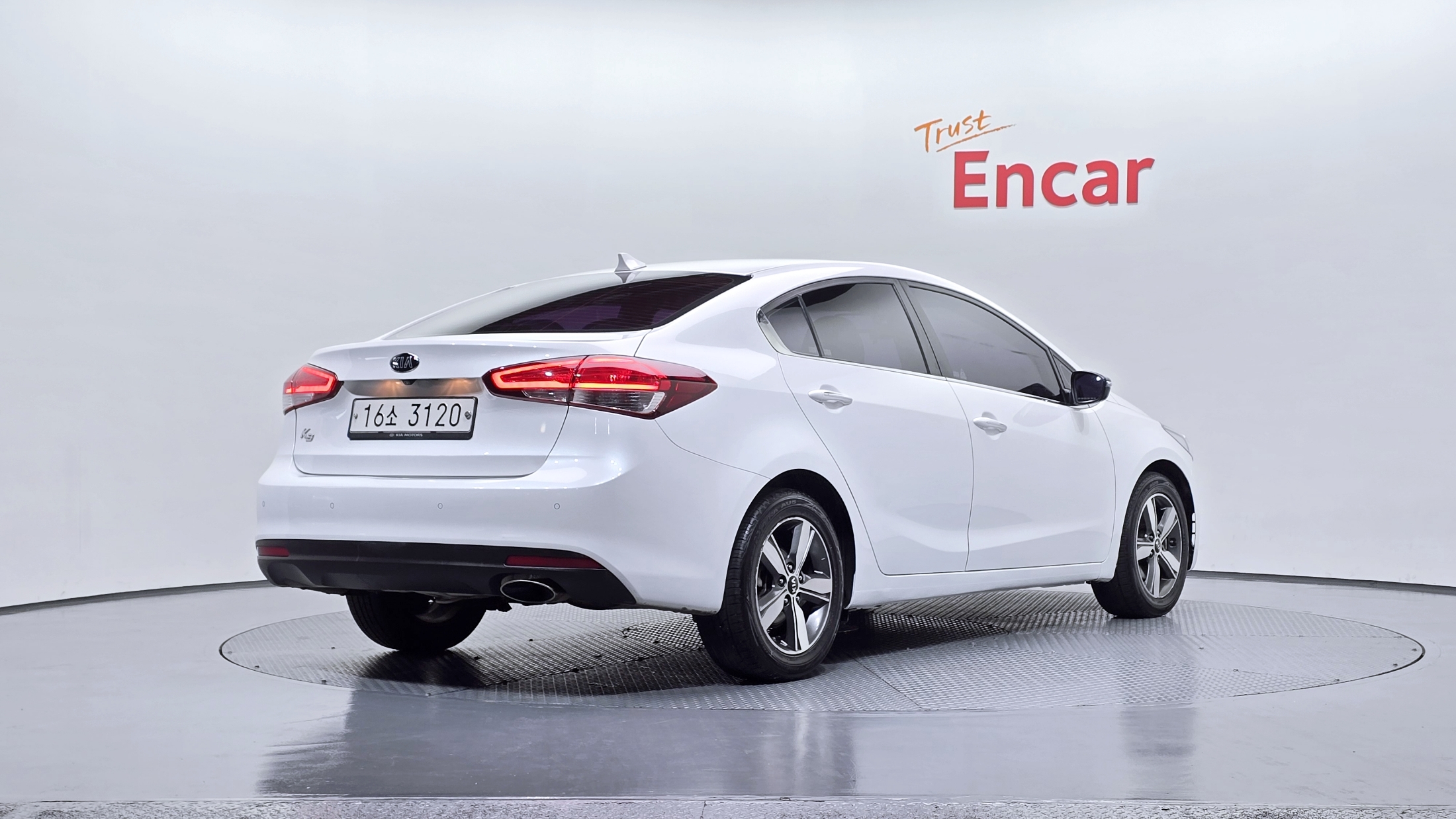 KIA K3 photo 2