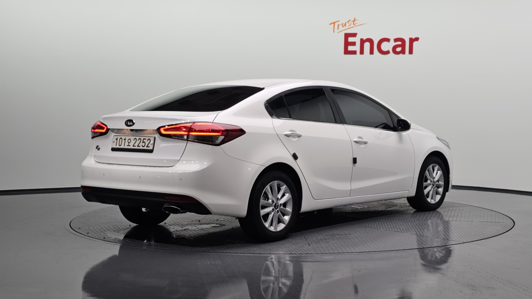 KIA K3 photo 2