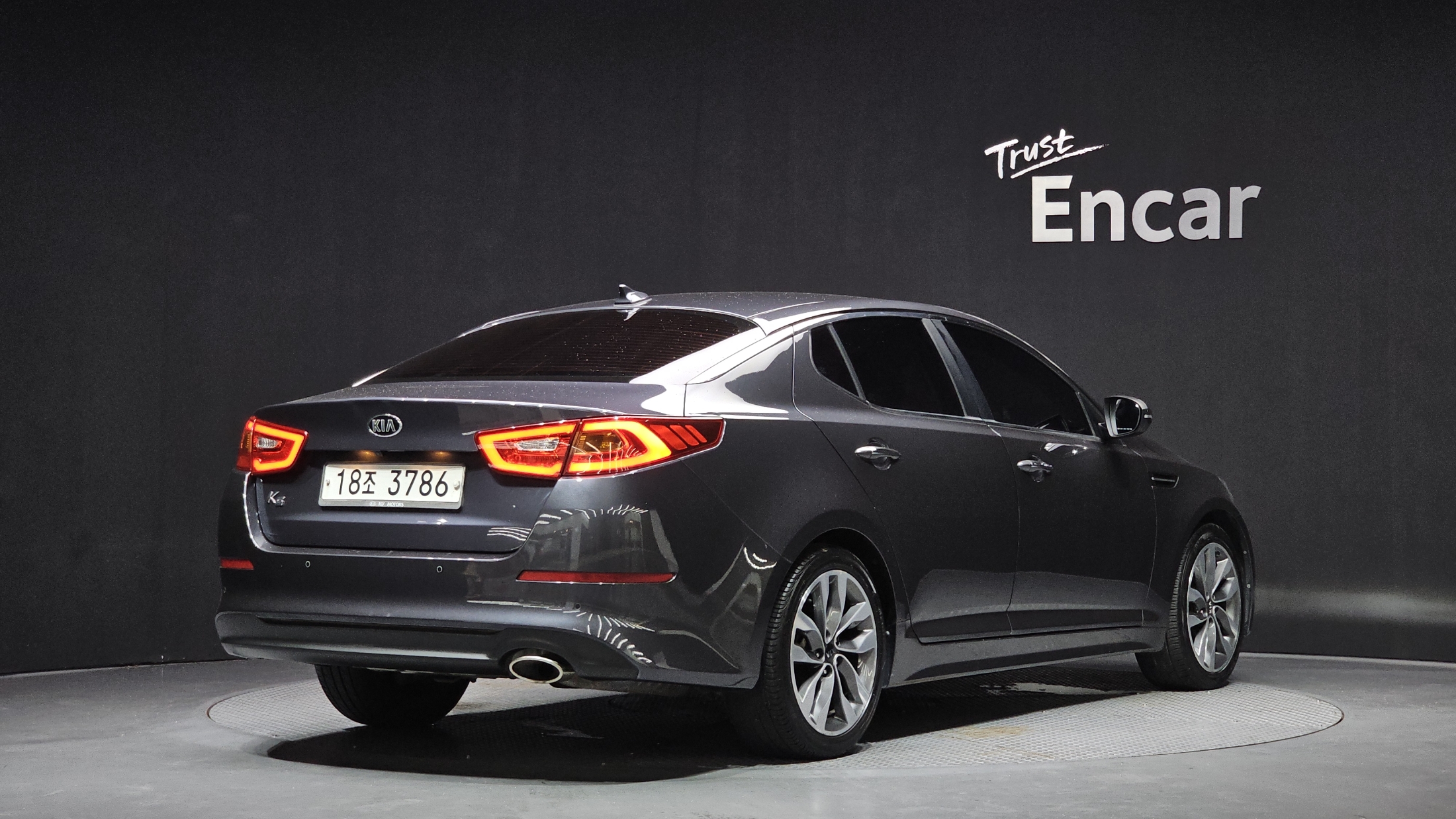 KIA K5 photo 2