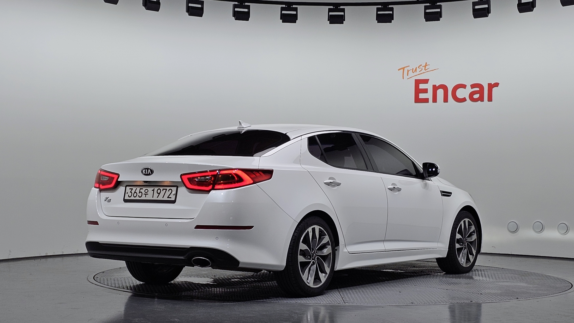 KIA K5 photo 2