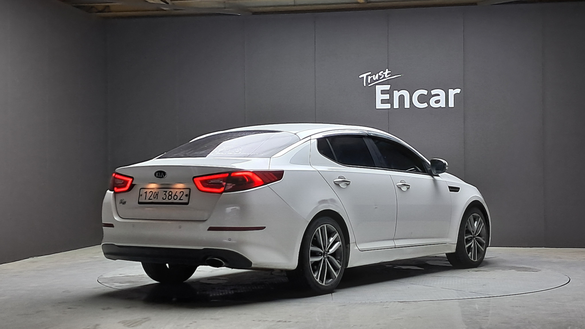 KIA K5 photo 2