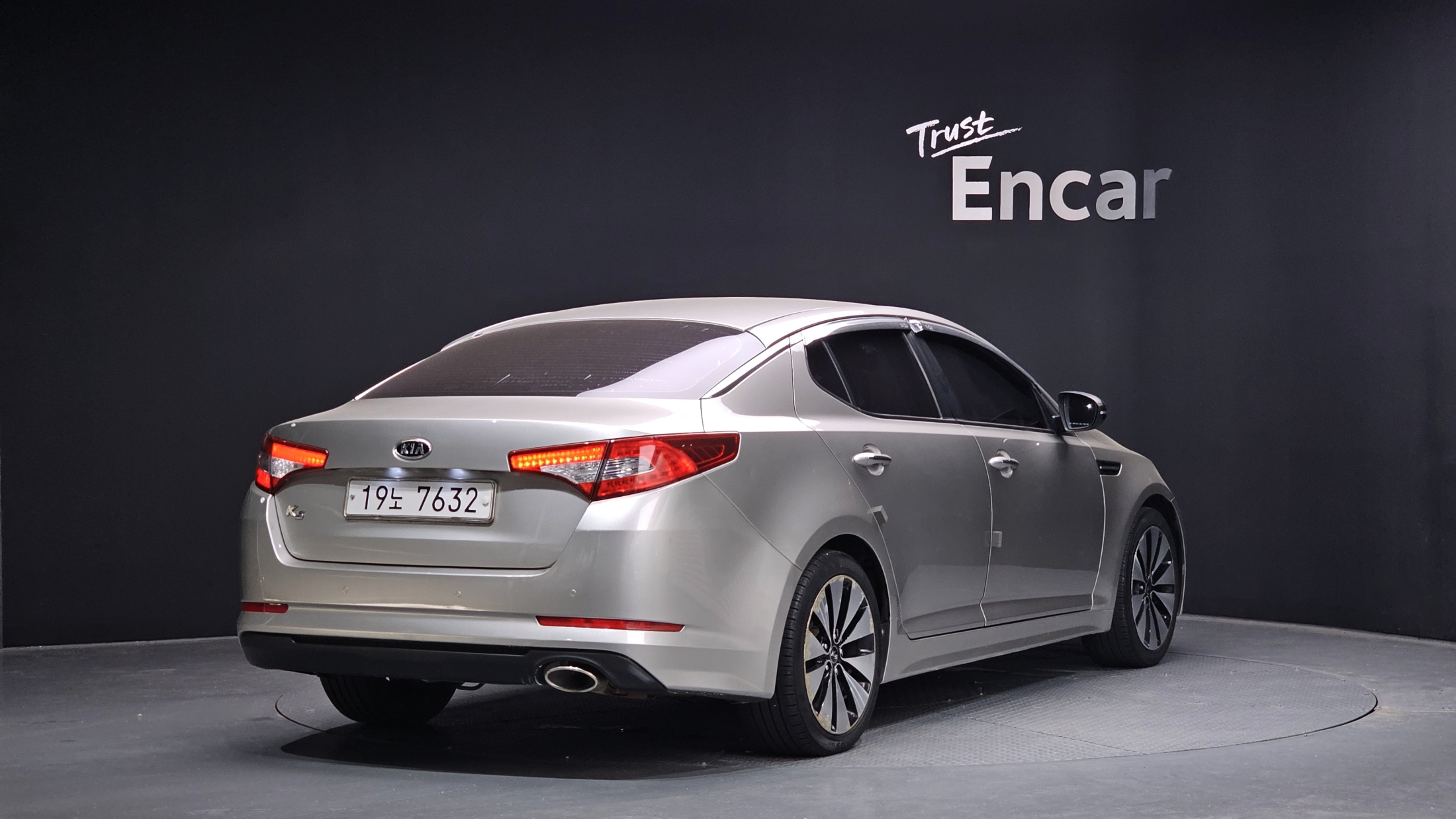 KIA K5 photo 2