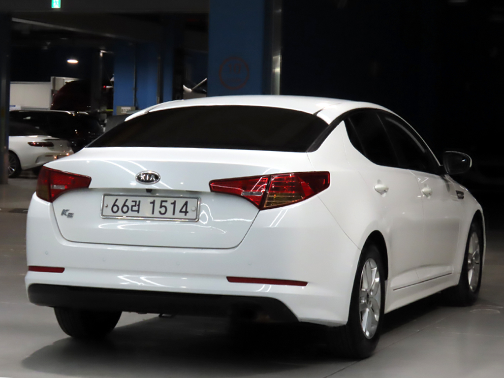 KIA K5 photo 2