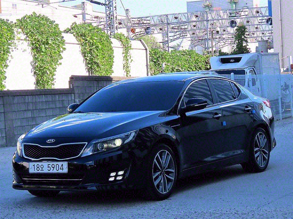 KIA K5 photo 2