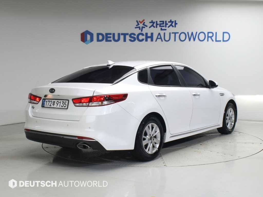 KIA K5 photo 2