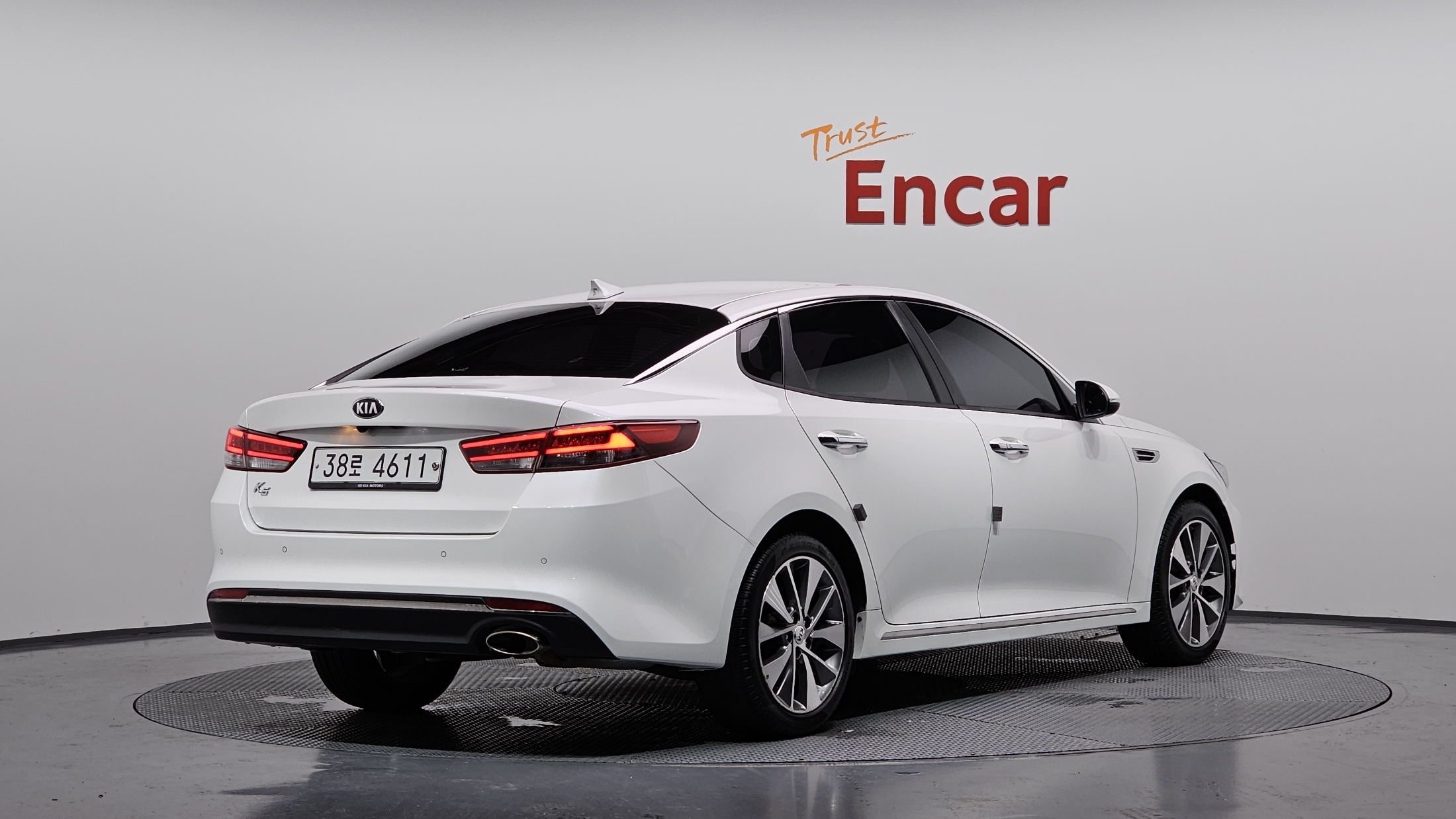 KIA K5 photo 2
