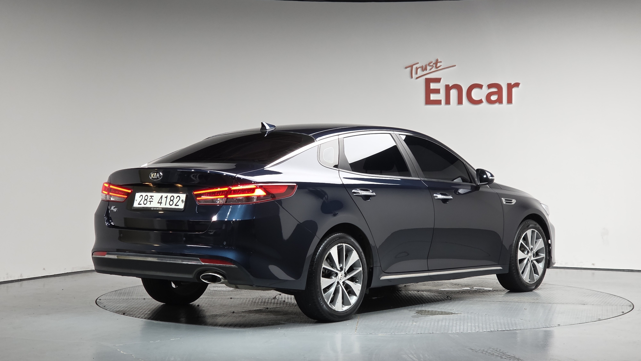 KIA K5 photo 2