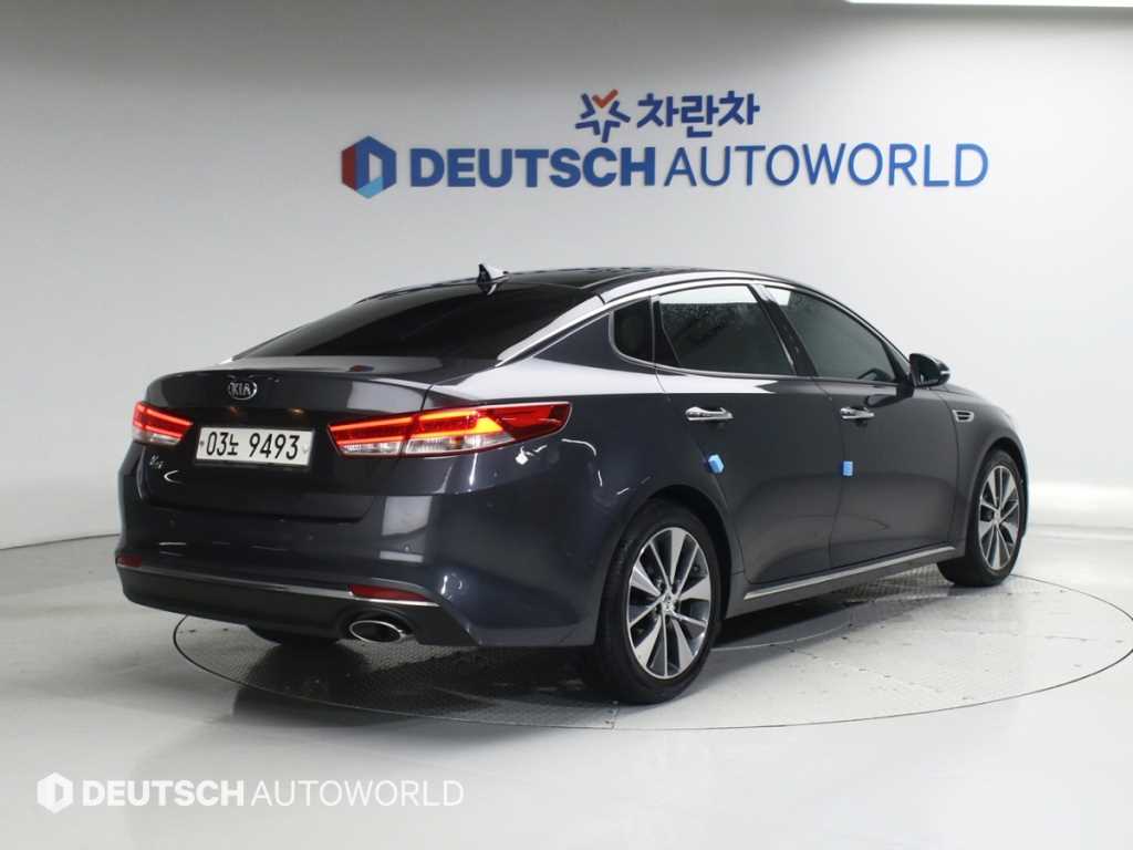 KIA K5 photo 2