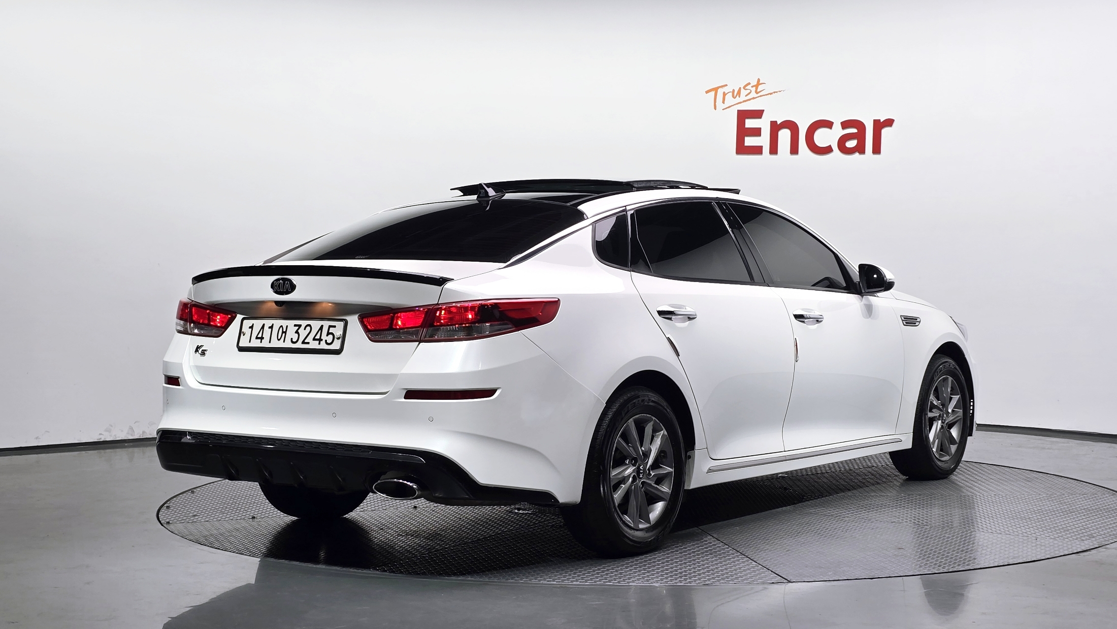 KIA K5 photo 2