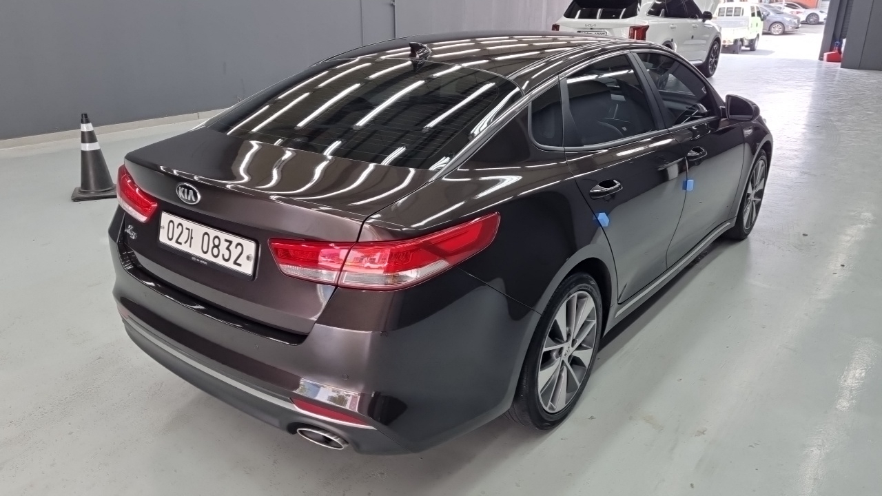 KIA K5 photo 3