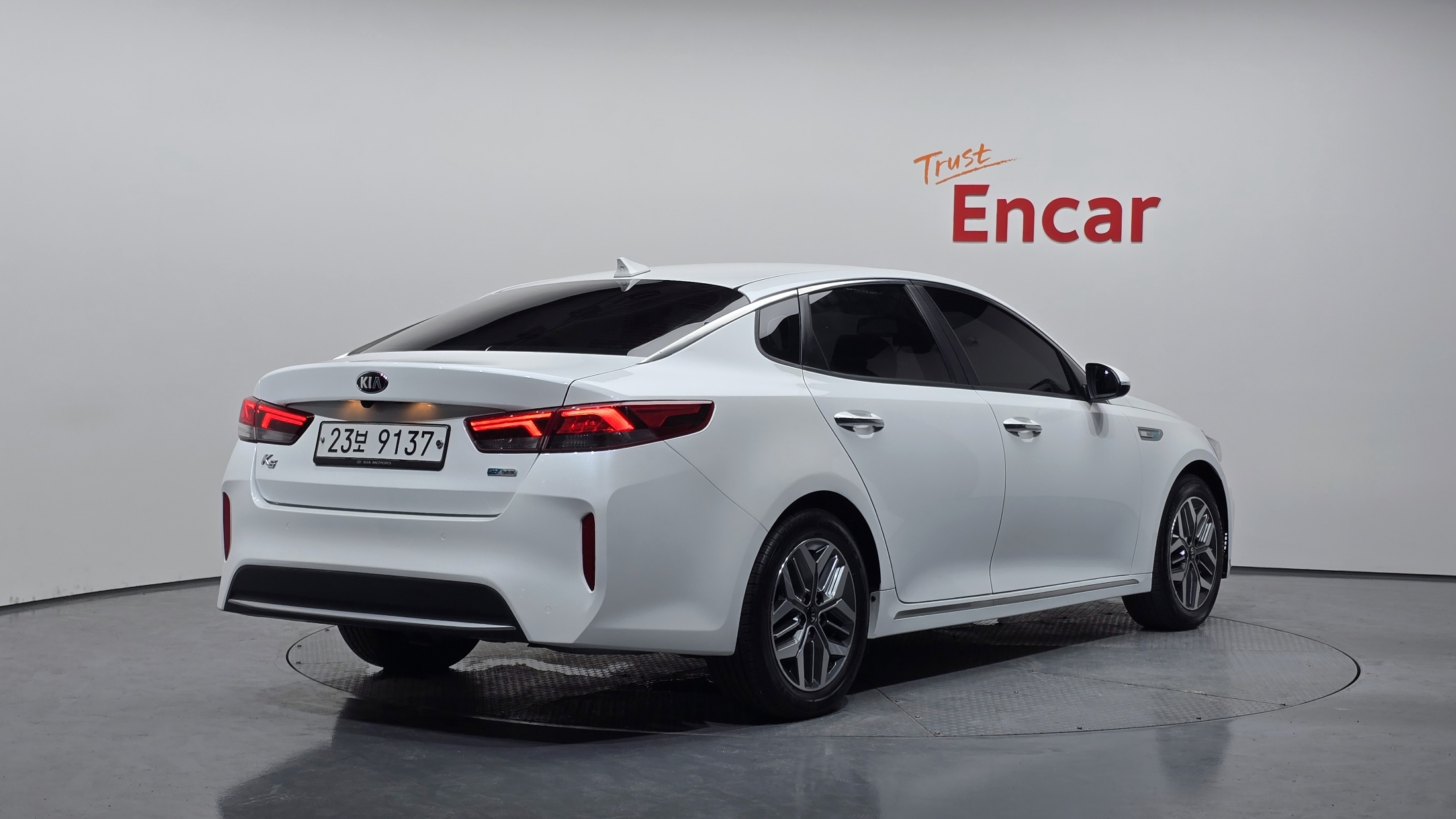 KIA K5 photo 2