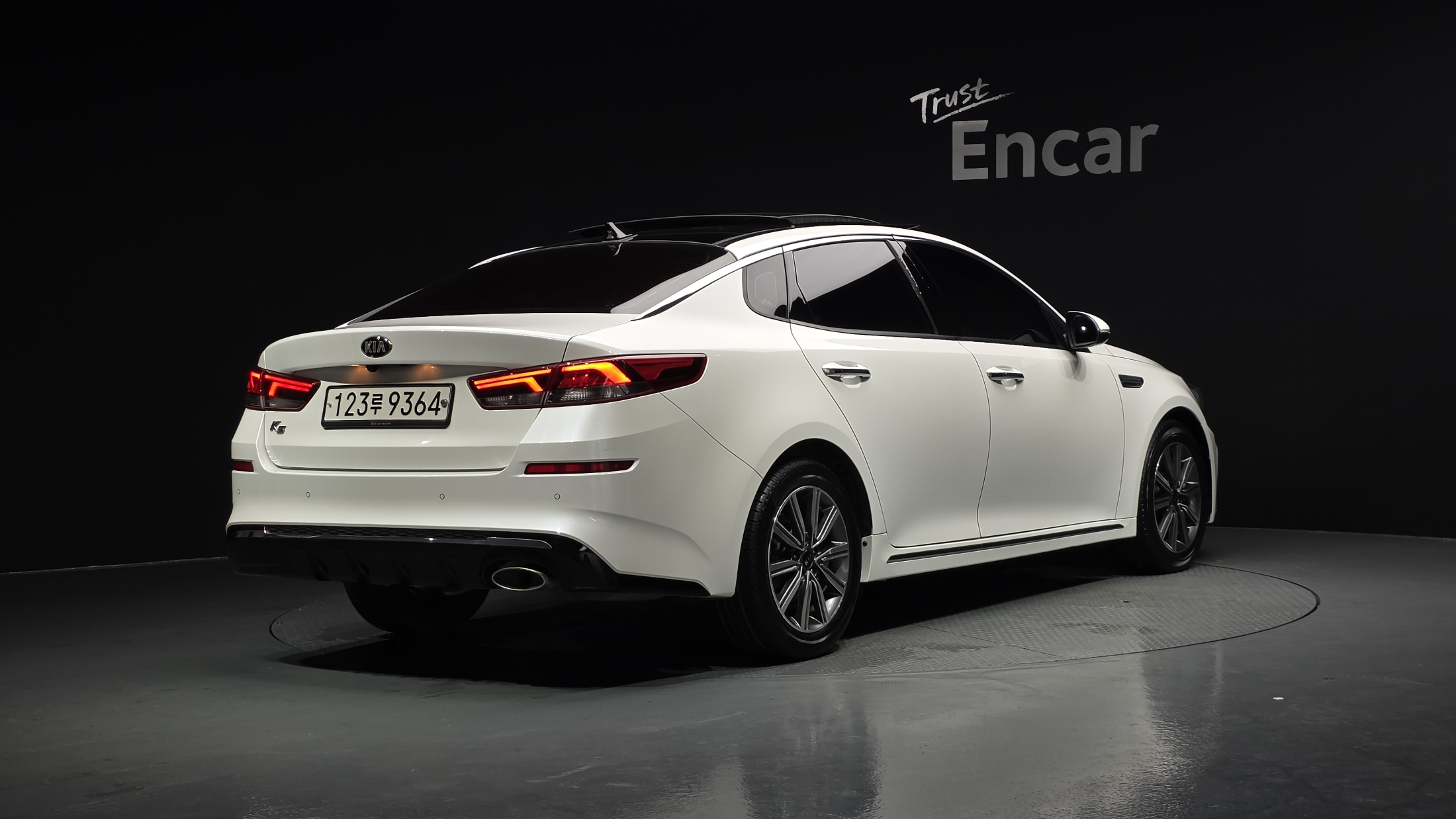 KIA K5 photo 2