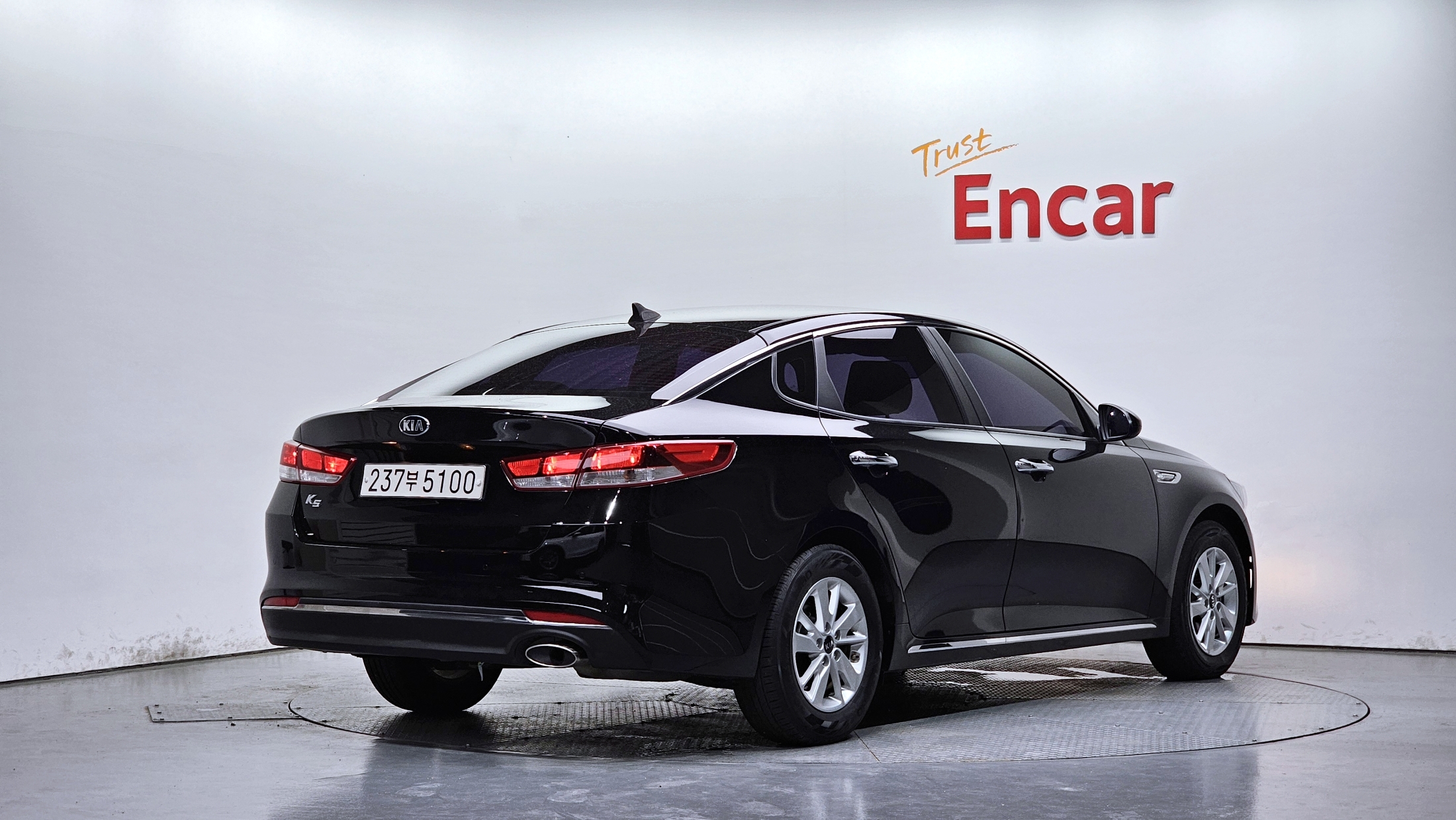 KIA K5 photo 3