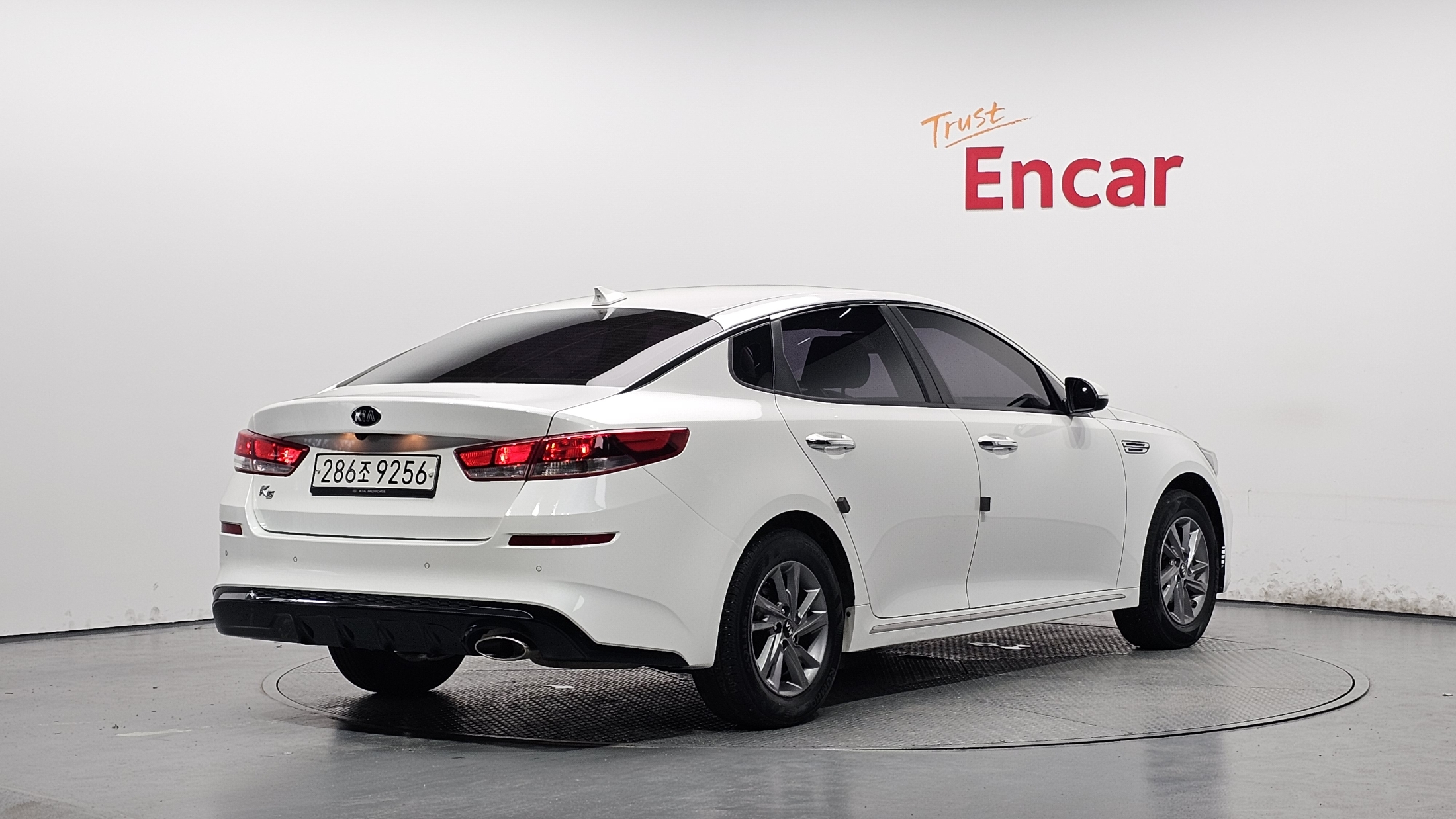 KIA K5 photo 2