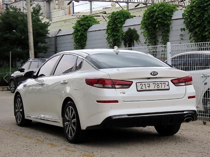 KIA K5 photo 2