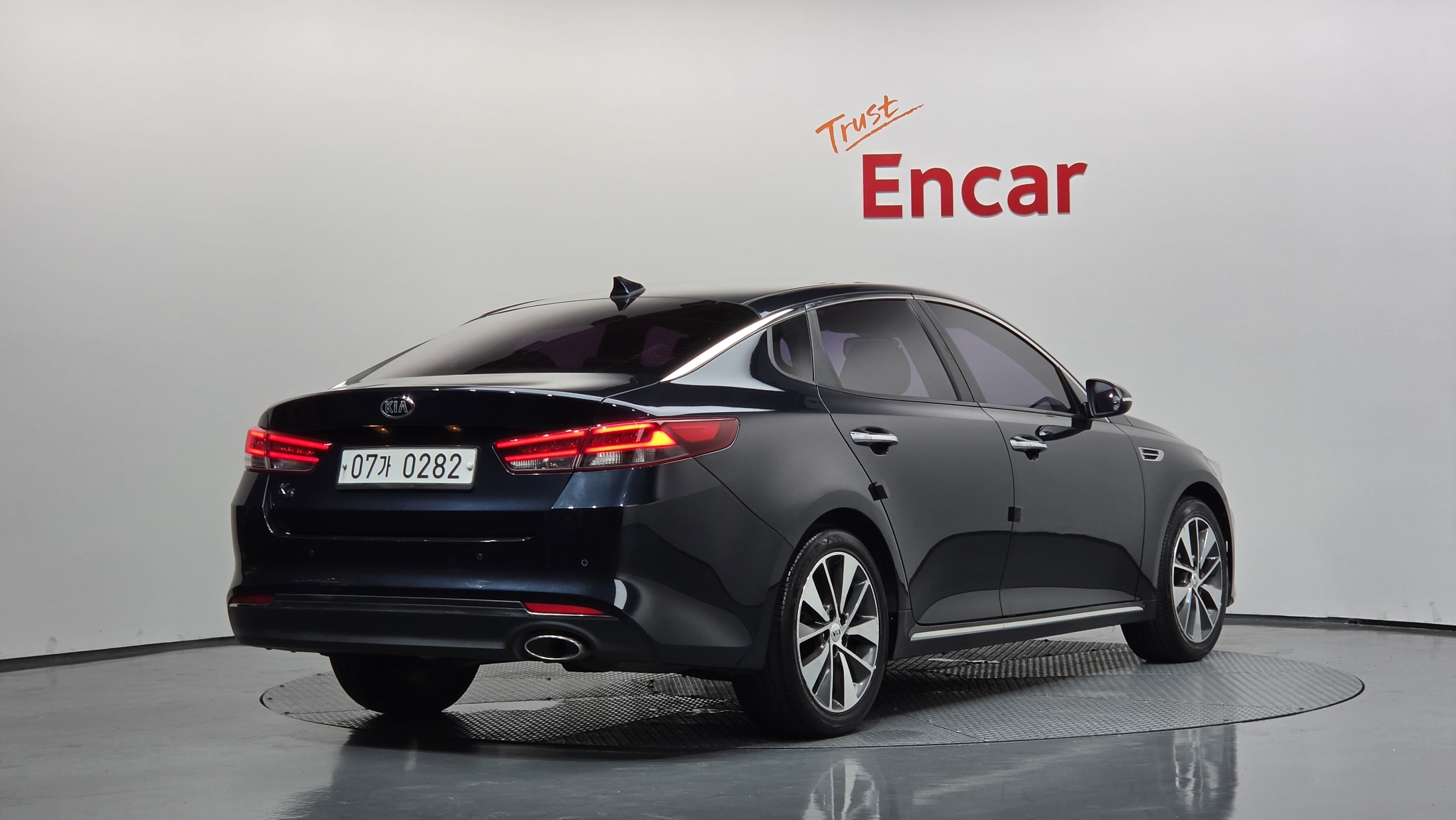KIA K5 photo 2